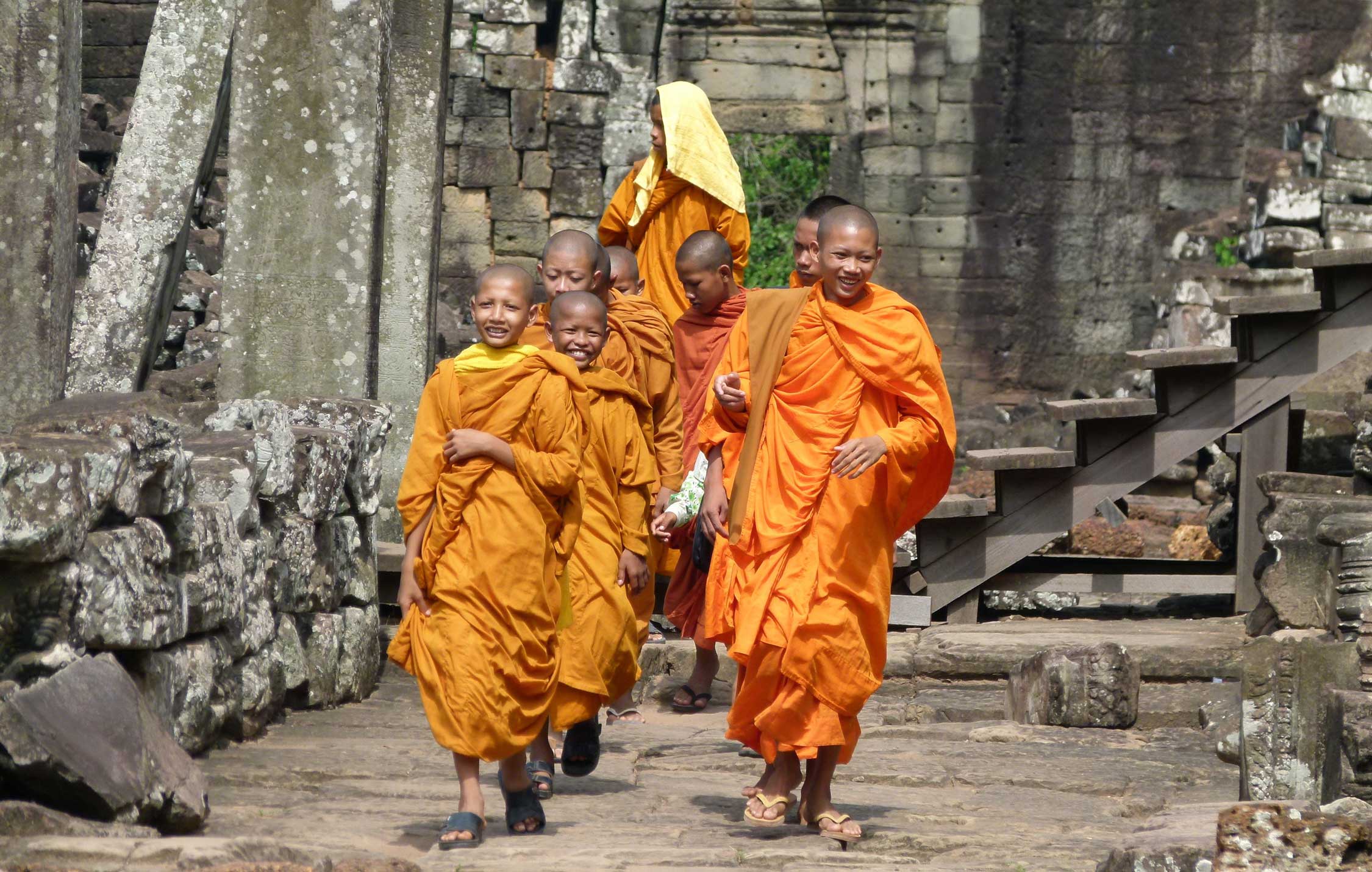 acliviaggi-angkor-wat-monaci-orizzontale-pixabuy
