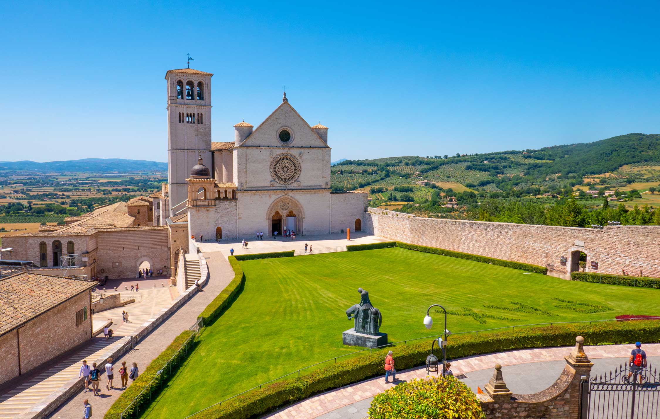 acliviaggi-assisi-urbino-frasassi-assisi-ma
