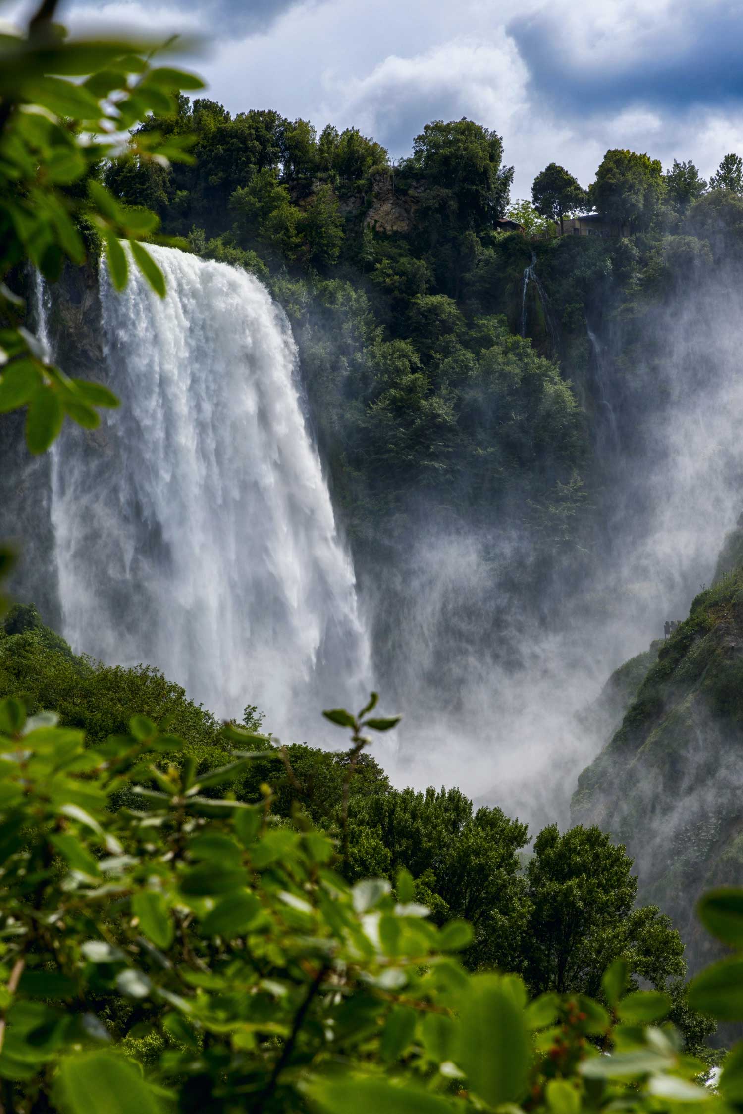 acliviaggi-assisi-urbino-frasassi-cascata-marmore-verticale-pb