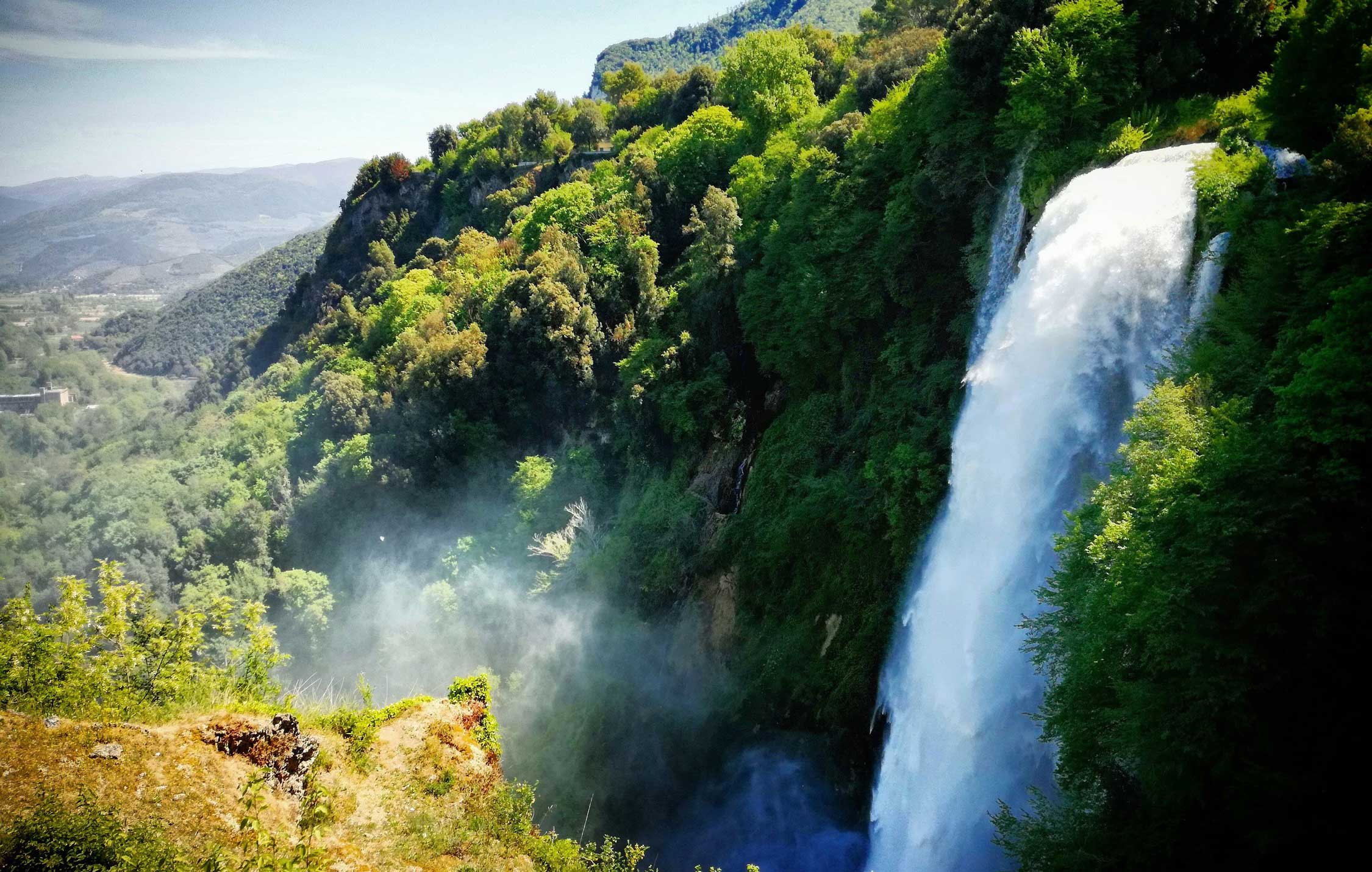 acliviaggi-assisi-urbino-frasassi-cascata-marmore-pb