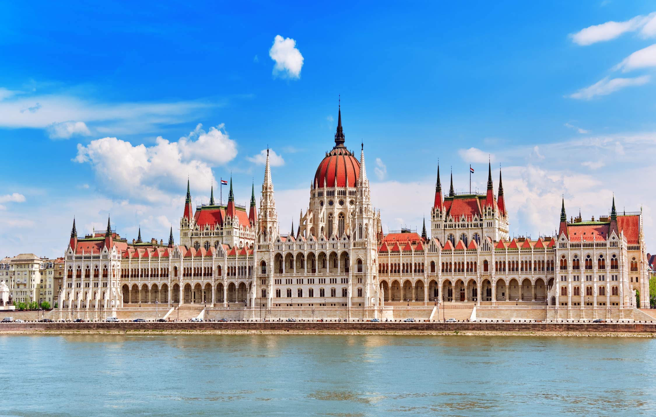 acliviaggi-budapest--budapest-parlamento--ungherese-ma