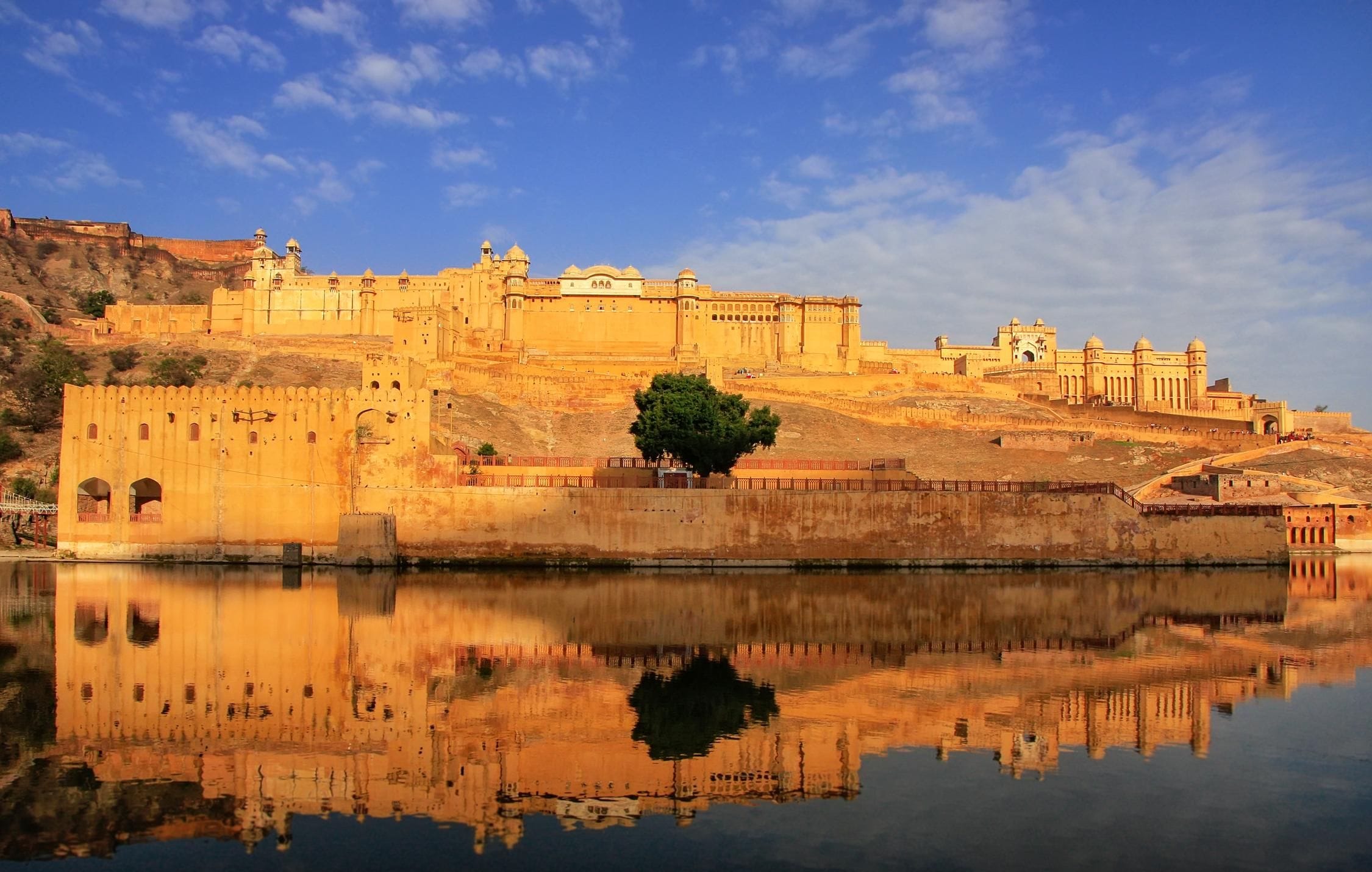 acliviaggi-india-del-nord-fort-amber-adobestock-141081730