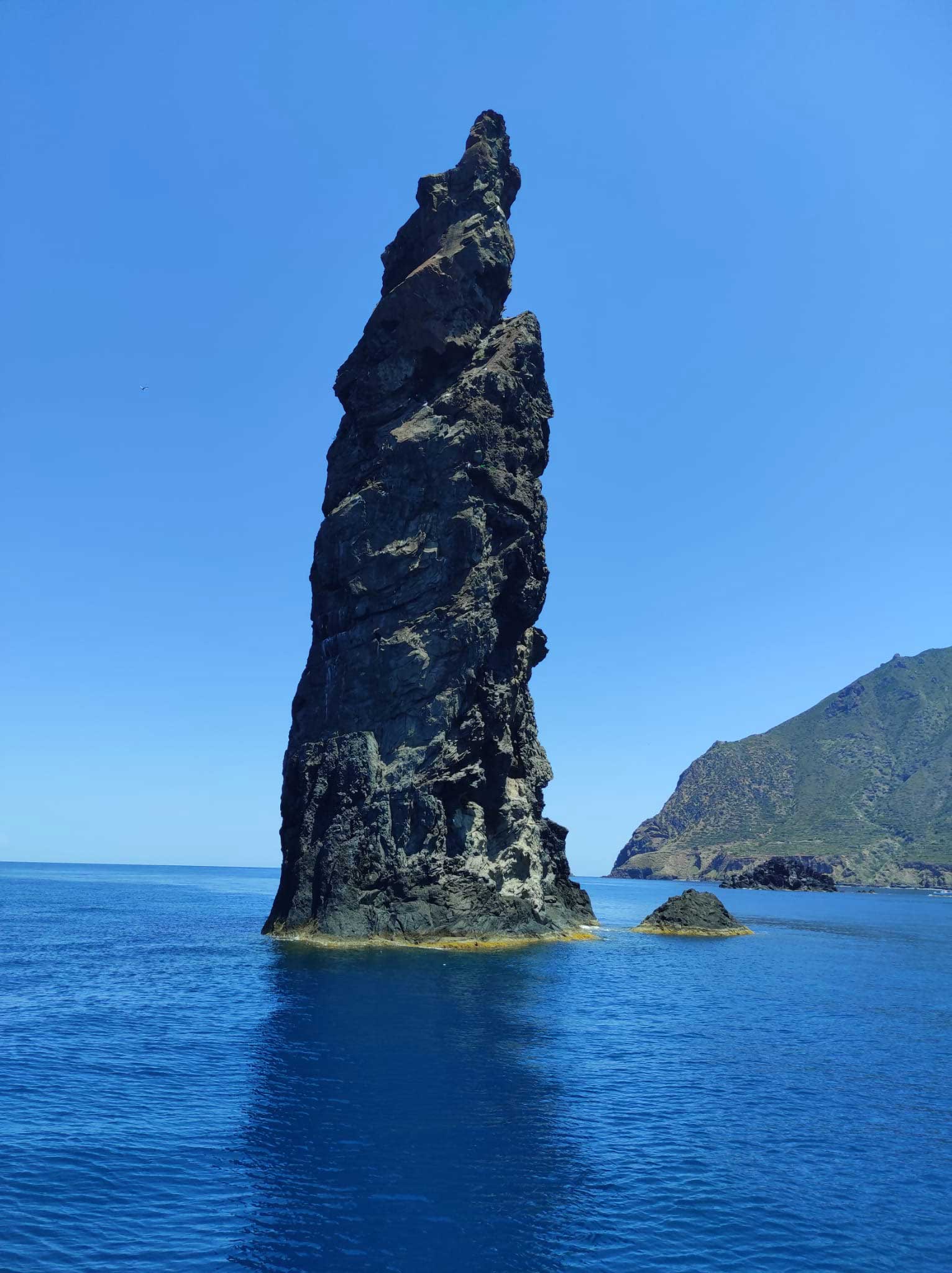acliviaggi-isole-eolie-faraglioni-foto-grp