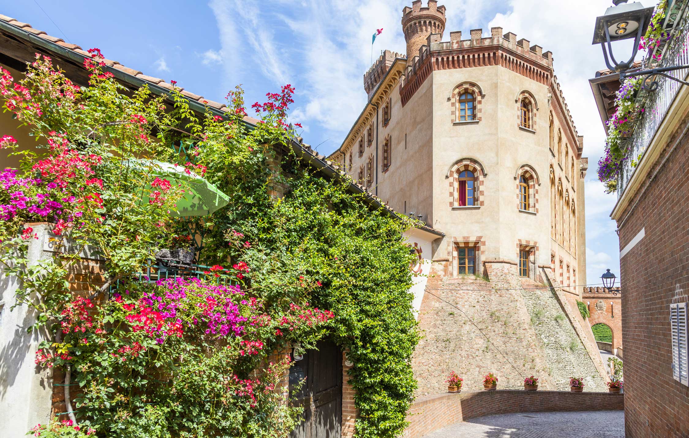 acliviaggi-langhe-barolo-castello-ma