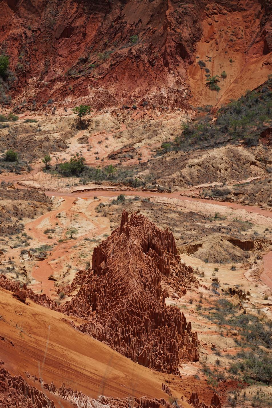 acliviaggi-madagascar-tsingy-rouge-pixabay