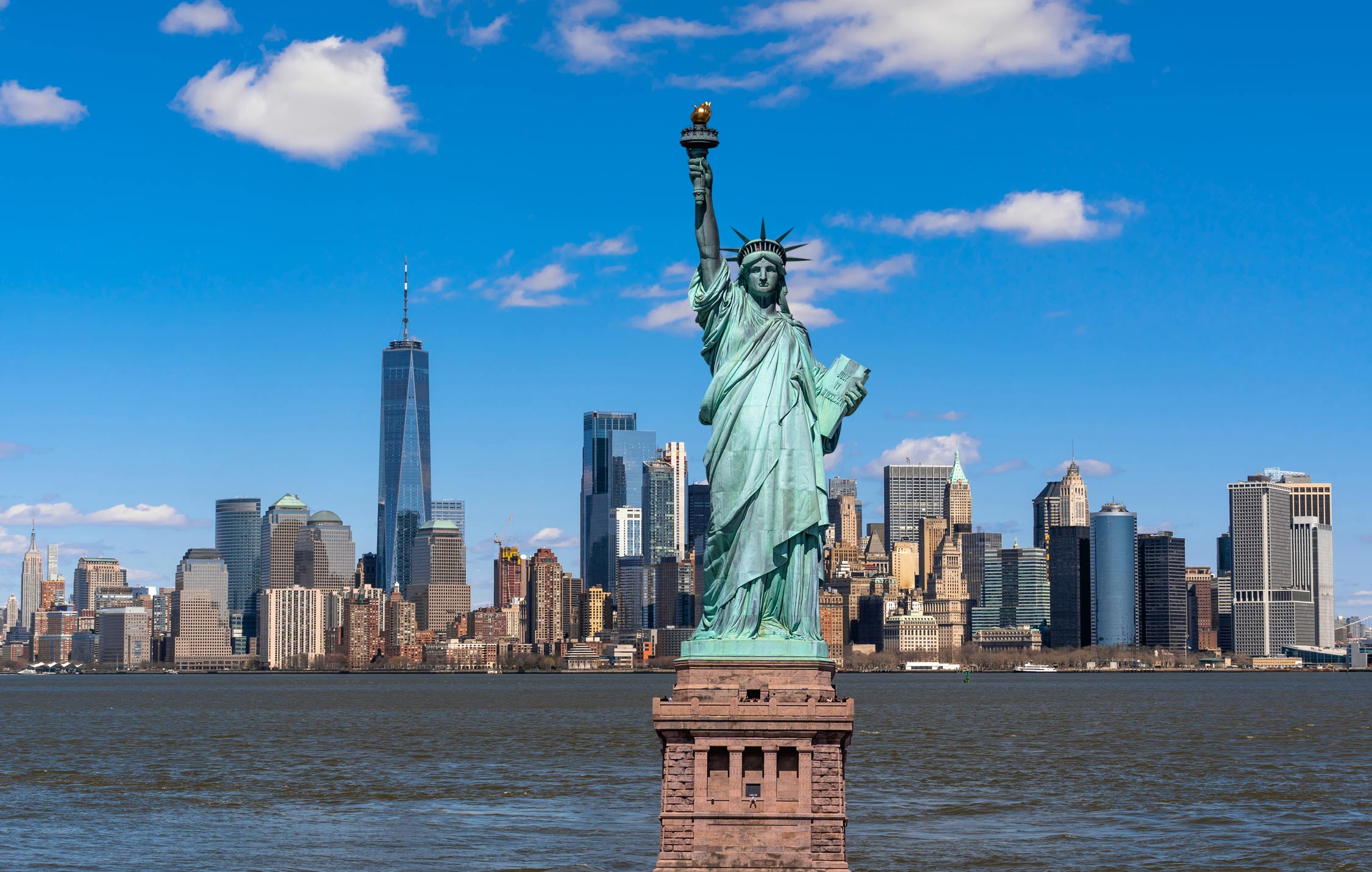 acliviaggi-new-york-the-big-apple-statue-liberty-ma