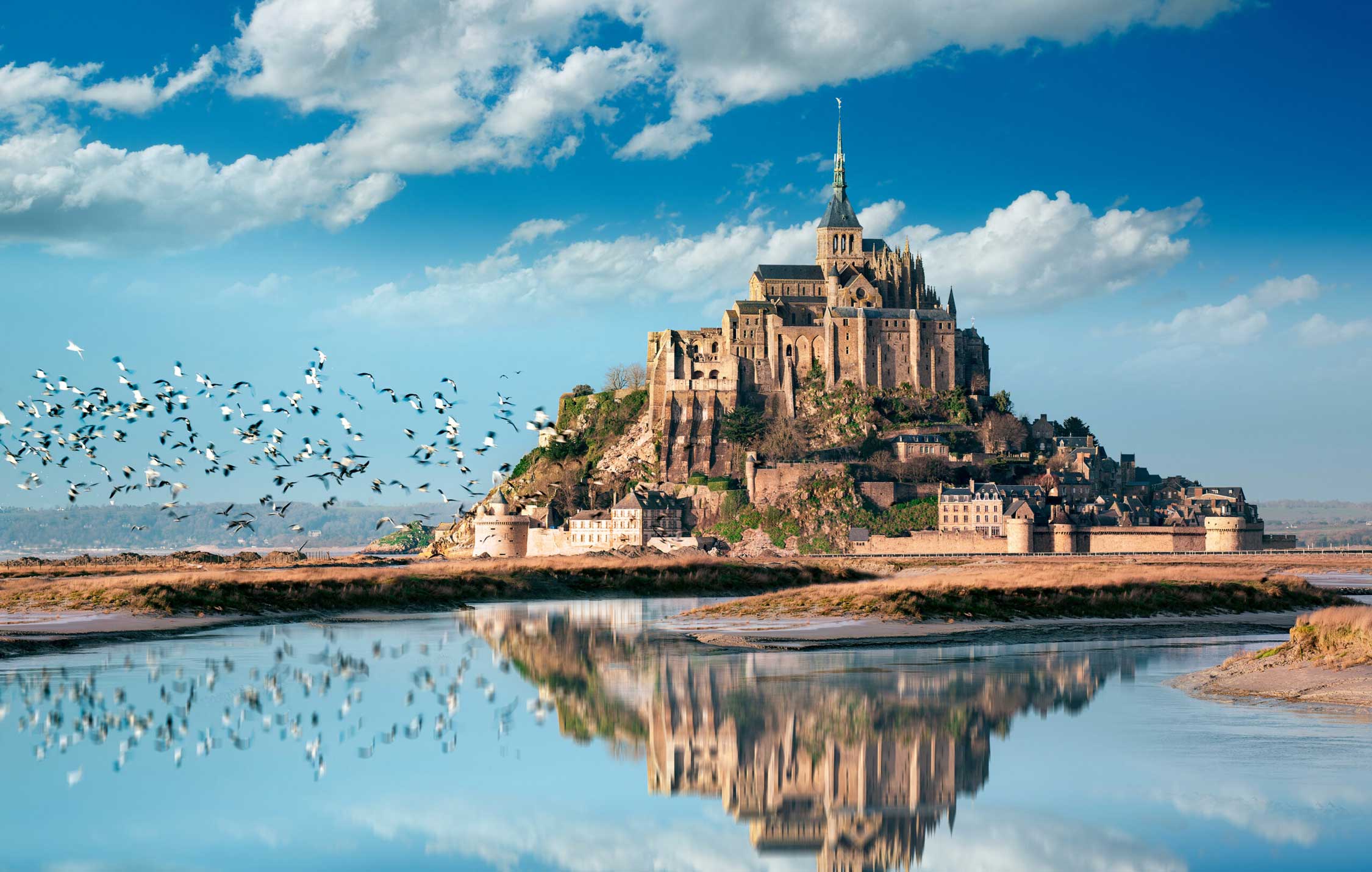 acliviaggi-parigi-86621989-mont-saint-michael-adobestock