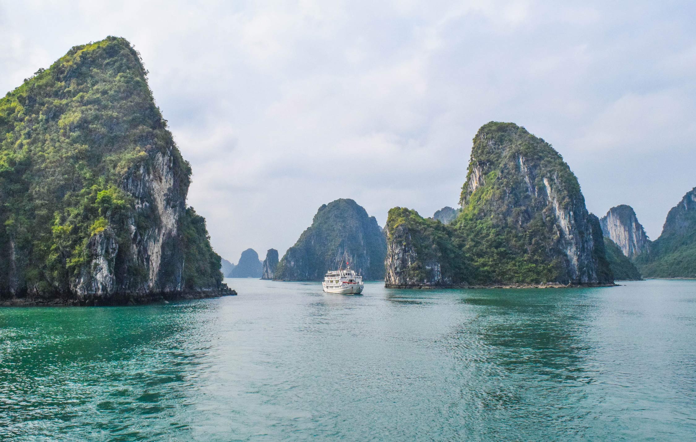 acliviaggi-vietnam-panorami-baia-halonh-ma