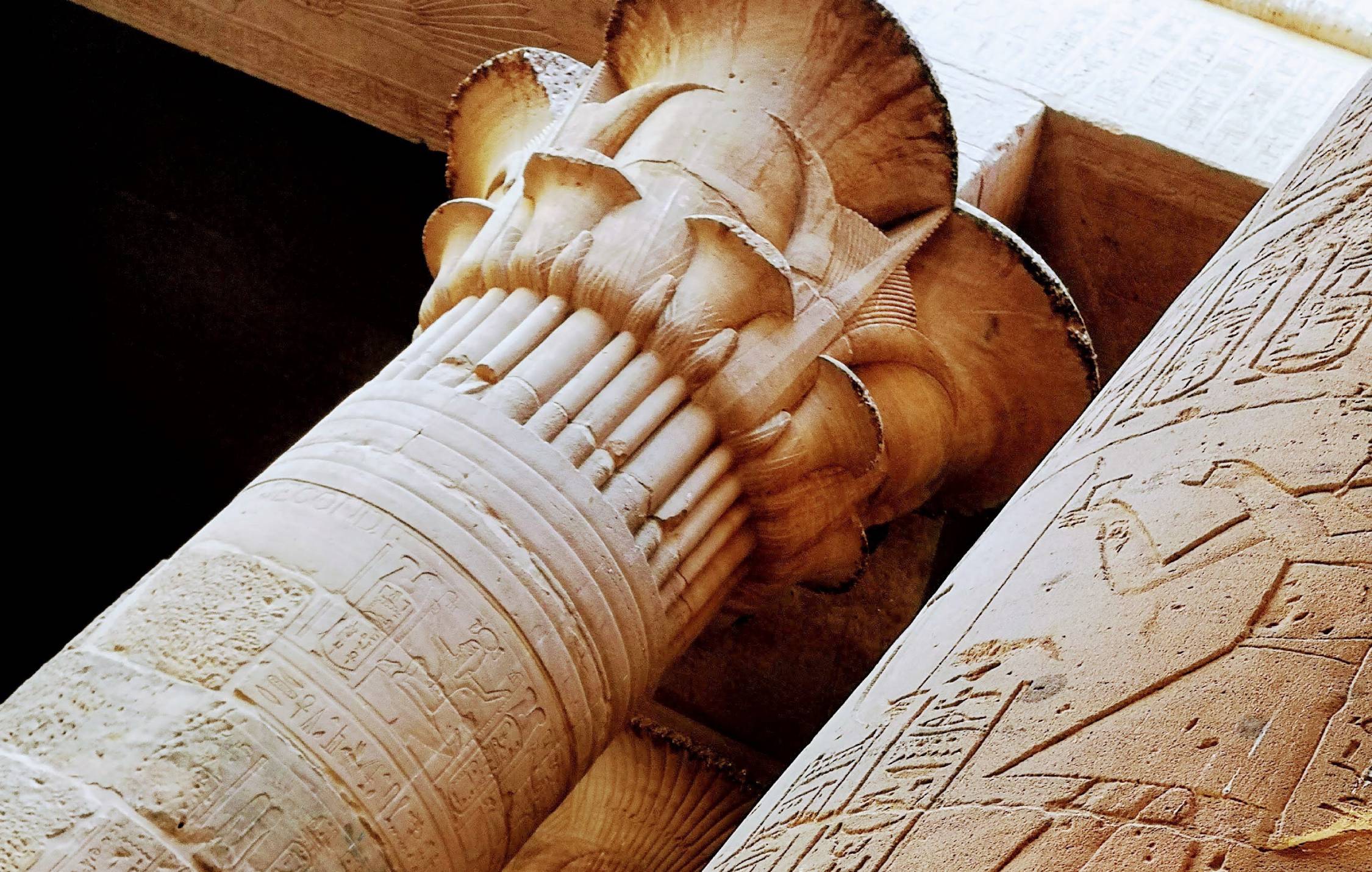 acliviaggi egitto luxor tempio di karnak dettagli colonne pb