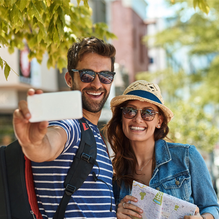 acliviaggi-coppia-selfie-in-viaggio-ma