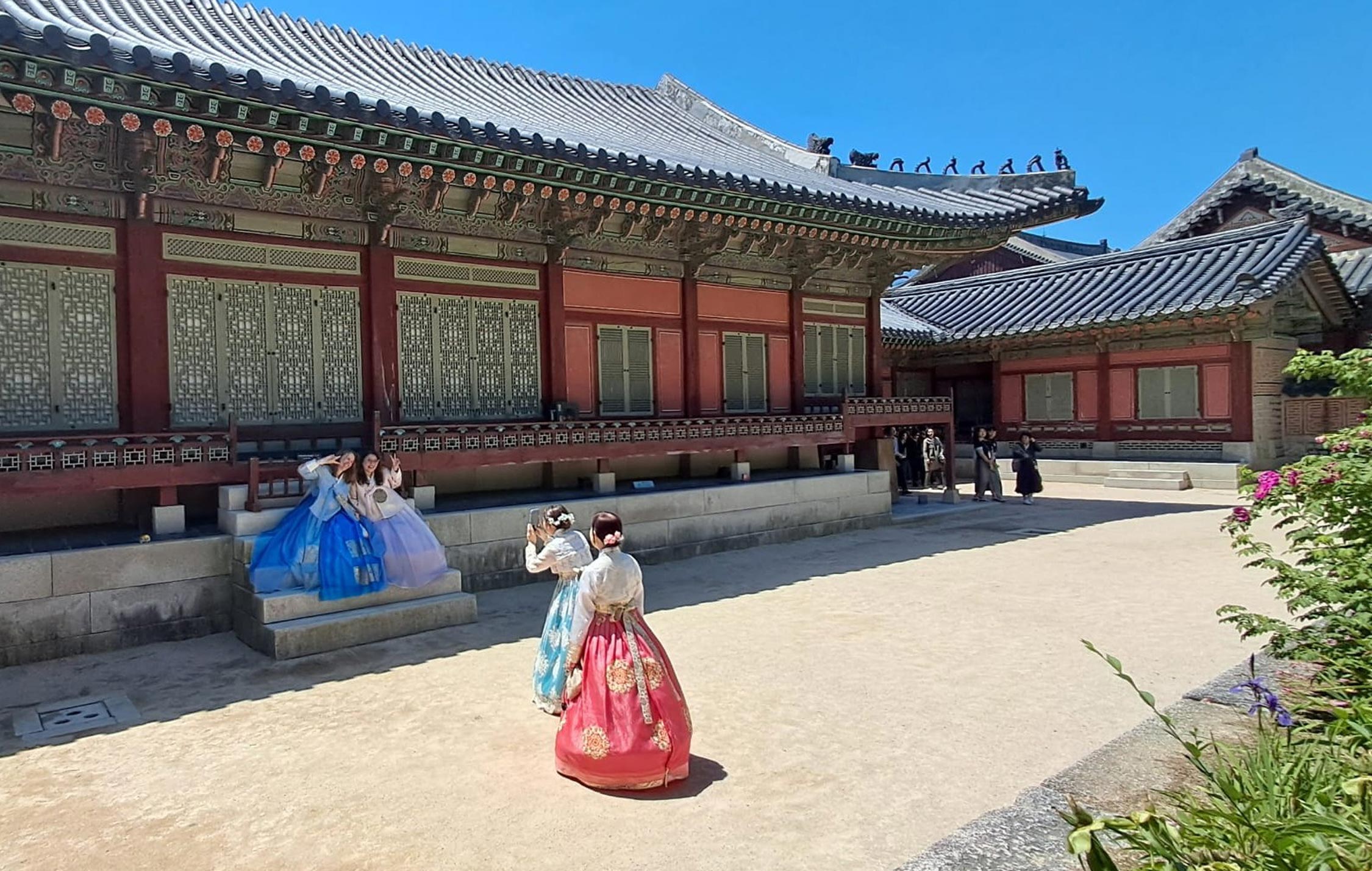 acliviaggi-gruppo-acliviaggi-maggio-2026-corea-del-sud-donne-in-abito-tradizionale