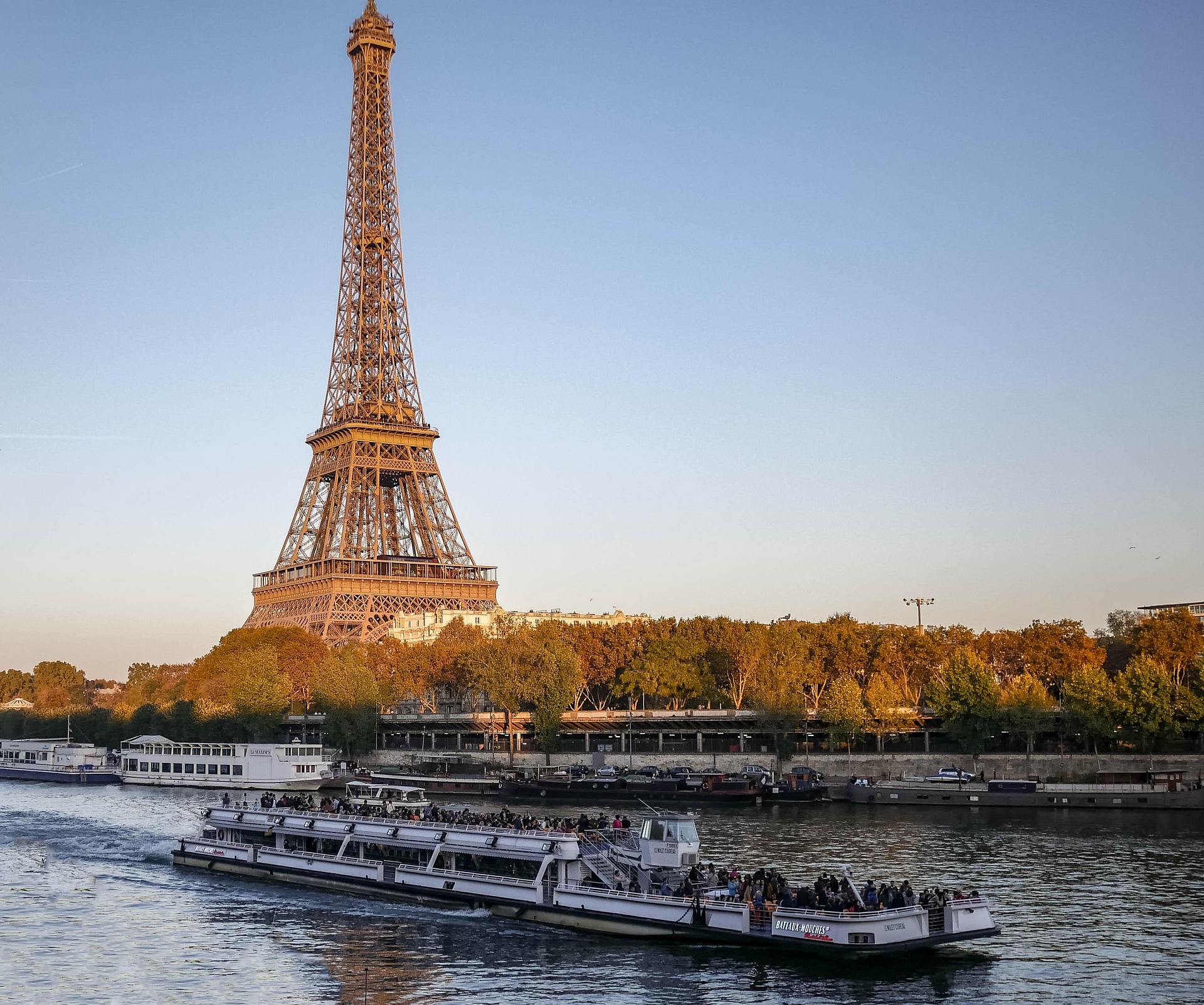 acliviaggi parigi torre eiffel e senna PB